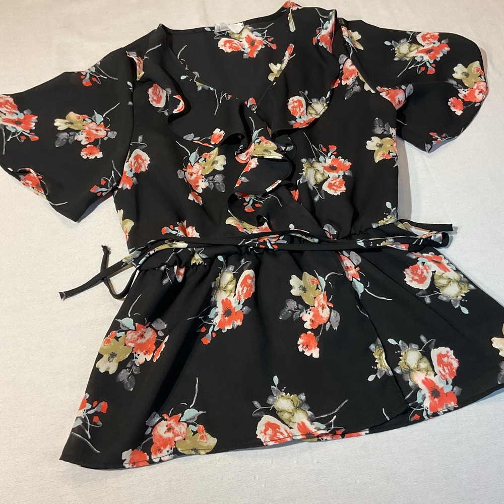 Sienna Sky Black w/Pink floral Design Blouse, Size S, Side Tie, V-Neck Party - Picture 2 of 6